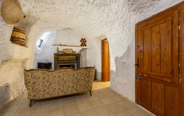 Cueva Mariana Pineda - Photo 9