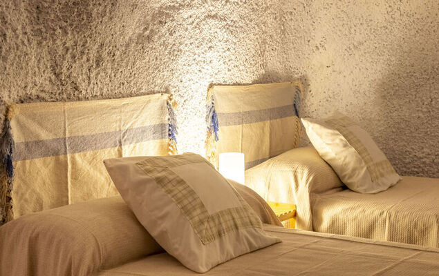 Cueva Mariana Pineda - Photo 19